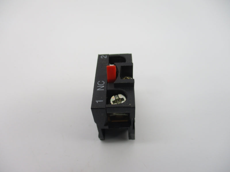 TELEMECANIQUE XEN-L2121 400V 10A NSNP