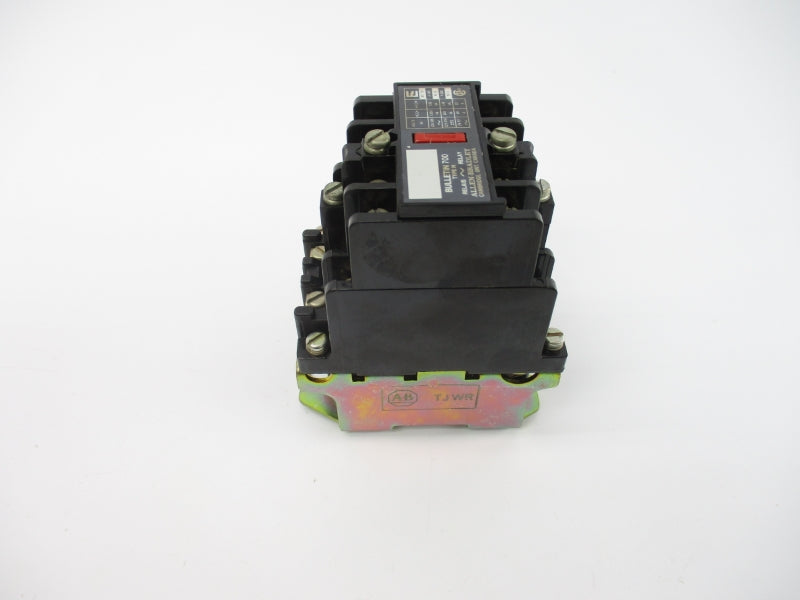 ALLEN BRADLEY 700-N800 SER. C 110/120V NSNP