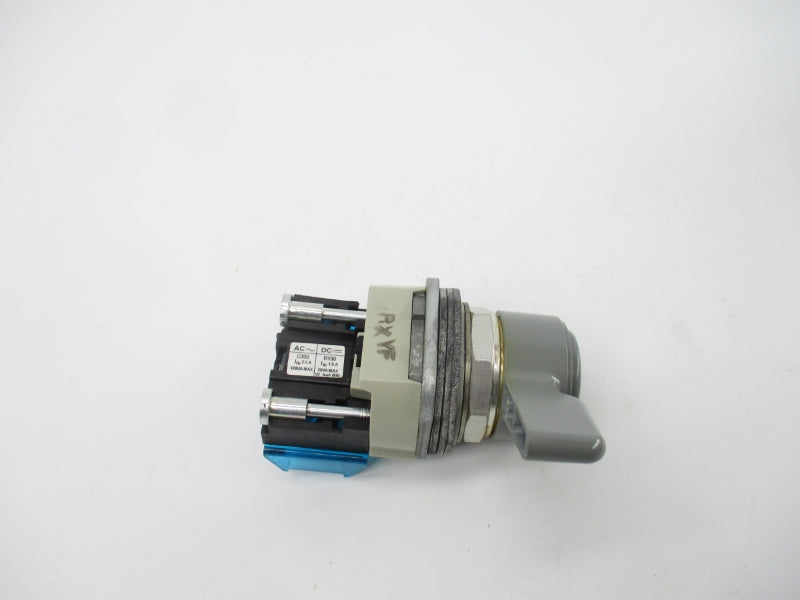ALLEN BRADLEY 800T-HG11AV SER. T (WH) NSMP
