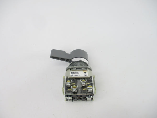 ALLEN BRADLEY 800T-NG11KF4B SER. T (WH) NSMP