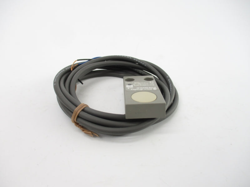 ALLEN BRADLEY 871FM-D5CP25-E2 SER. B 12-24VDC (WH) NSMP