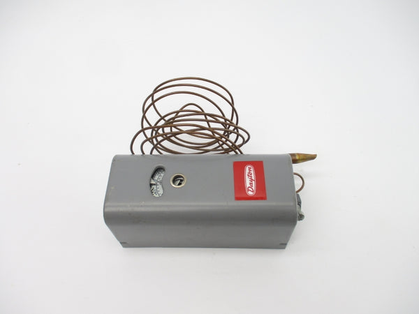 DAYTON ELECTRIC 2E399 120/240V 20A UNMP