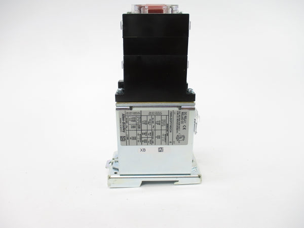 ALLEN BRADLEY 700S-DCP710DZ24 SER. E 24VDC (BR/WH) NSMP
