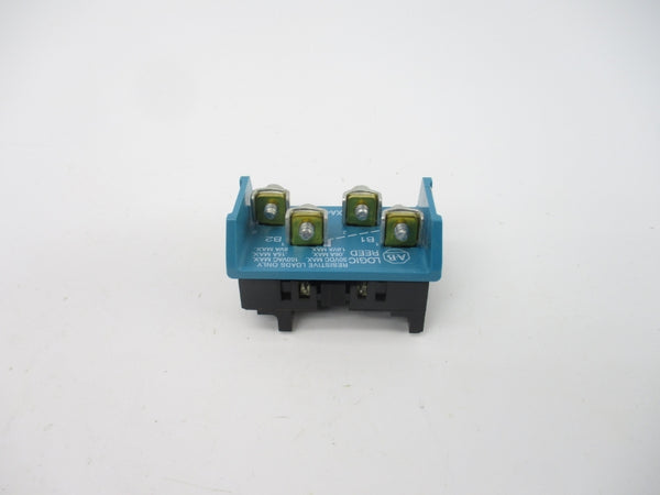 ALLEN BRADLEY 800TC-XA4R SER. A 150VAC 15A (WH) NSMP