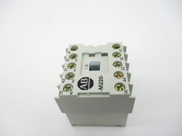 ALLEN BRADLEY 700-M220A4S SER. A 440-480V (BR/WH) NSMP