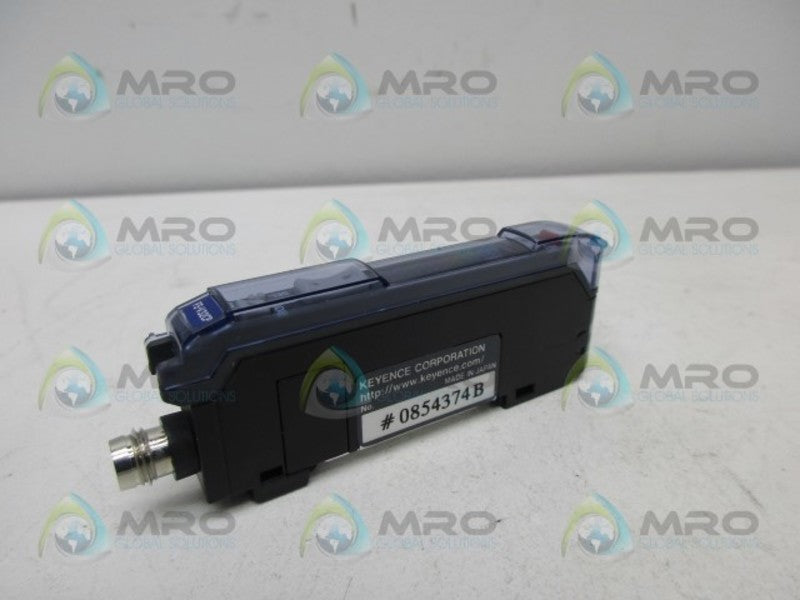 KEYENCE FS-V32CP PHOTOELECTRIC FIBER OPTIC SENSOR NSNP
