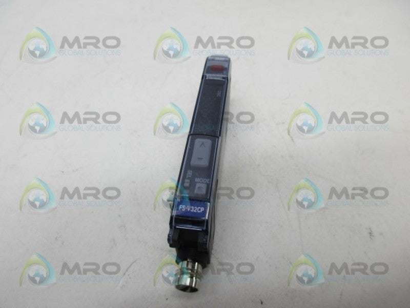 KEYENCE FS-V32CP PHOTOELECTRIC FIBER OPTIC SENSOR NSNP