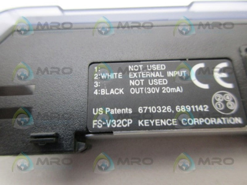 KEYENCE FS-V32CP PHOTOELECTRIC FIBER OPTIC SENSOR NSNP