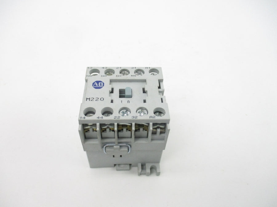 ALLEN BRADLEY 700-M220A1S SER. A 110-120V 16A NSNP