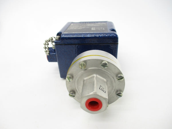 ITT INDUSTRIES 100P11CC3 125/250VAC 11A 5-75PSI NSNP