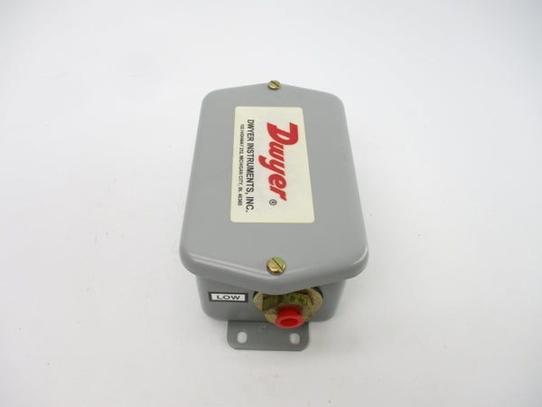 DWYER 647-8 NSNP