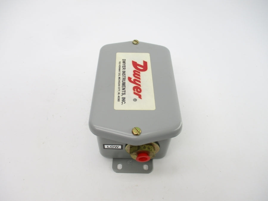 DWYER 647-8 NSNP