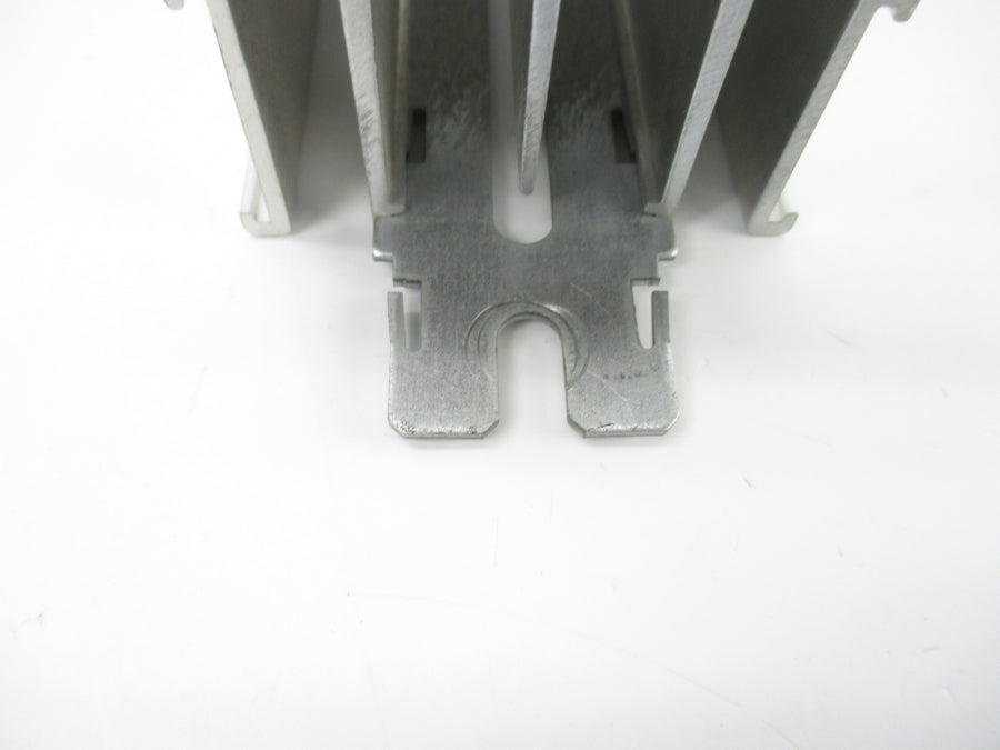 LENZE E82EV371_2B 00421876 240V 5.0A UNMP