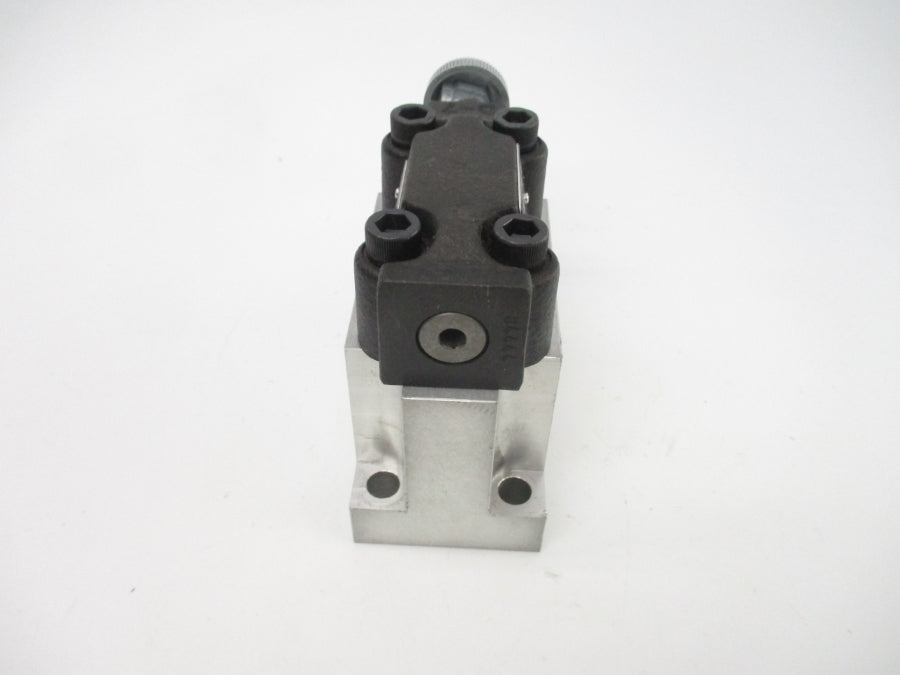 PARKER R4V06-00311A1200 UNMP