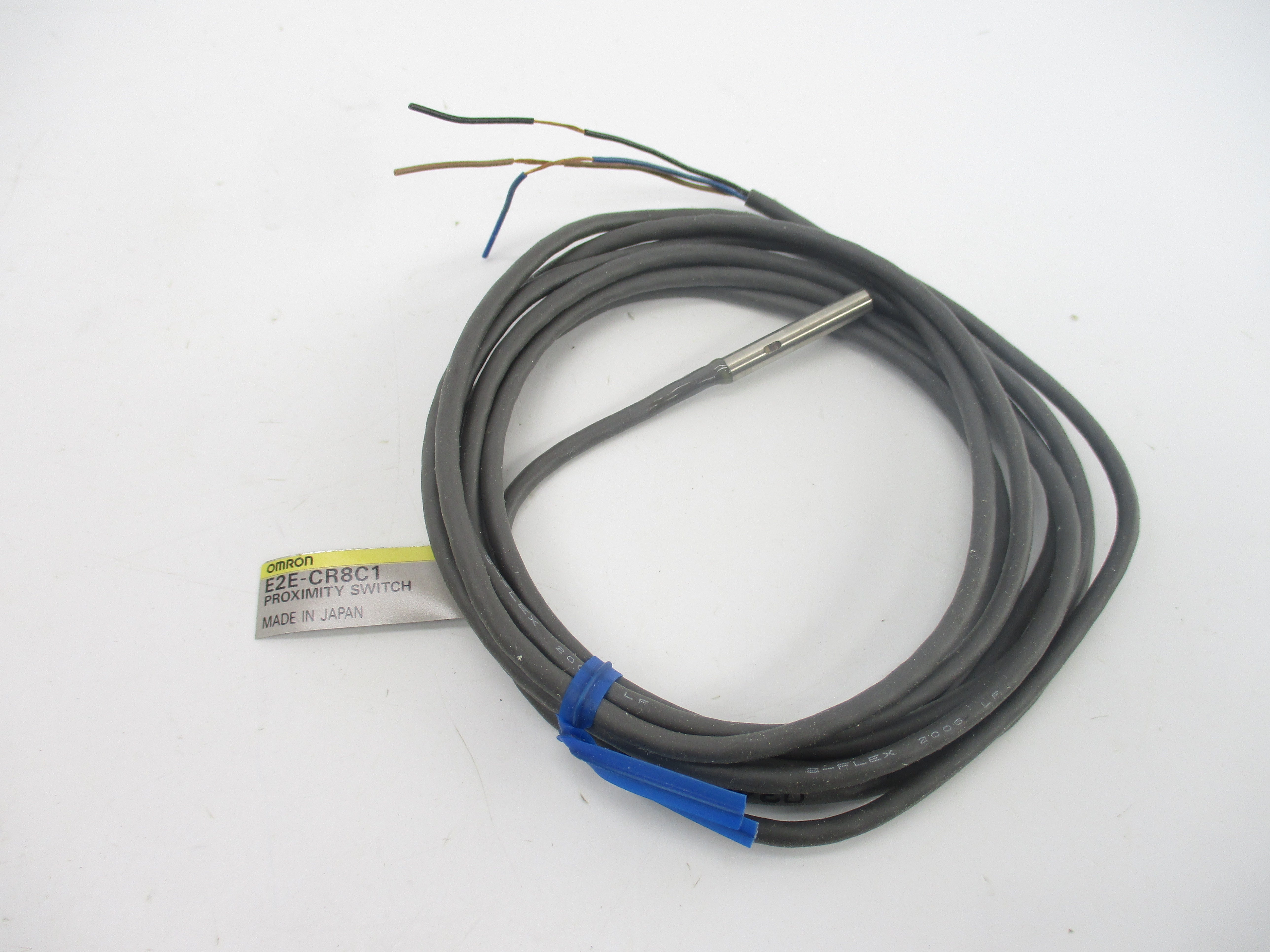 OMRON E2E-CR8C1 12-24VDC 2M NSMP