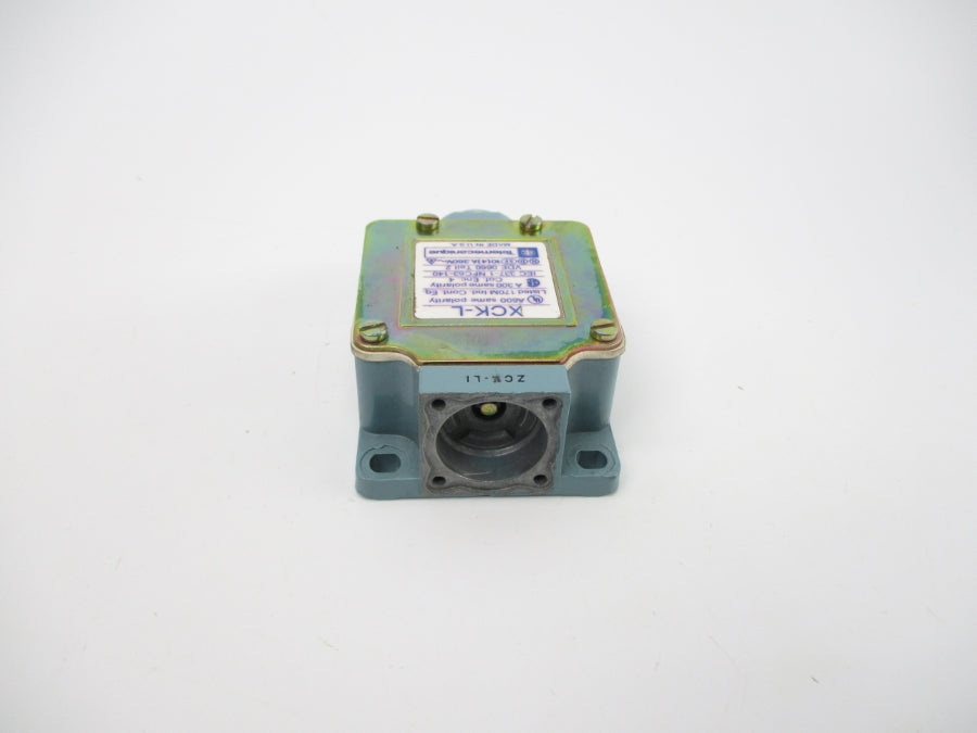 TELEMECANIQUE XCK-L 380V 10A (AS PICTURED1) NSNP