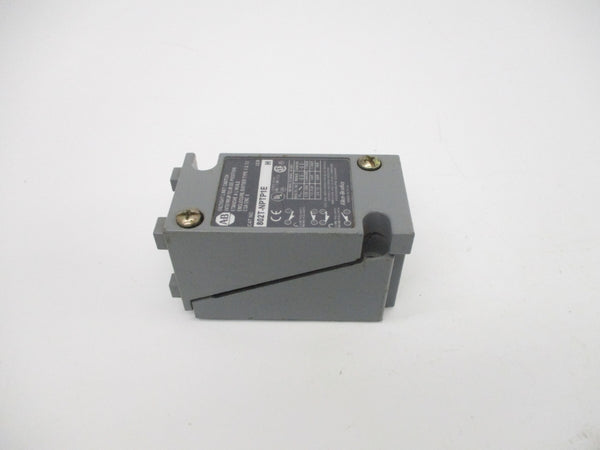 INDUSTRIAL SPARE PART 802T-NPTP1E SER. H 120-300VAC  60A (AS PICTURED) UNMP