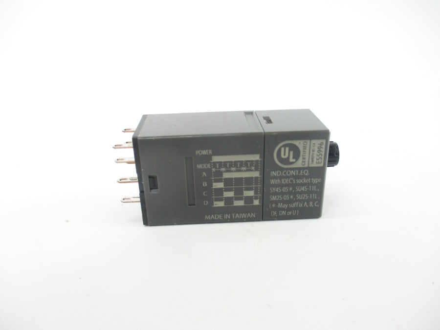 IDEC GT5Y-2SN3A100 100-120VAC 2.5A 0.1S-30HR NSNP