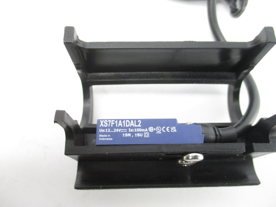 TELEMECANIQUE XS7F1A1DAL2 12-24V (AS PICTURED) NSNP