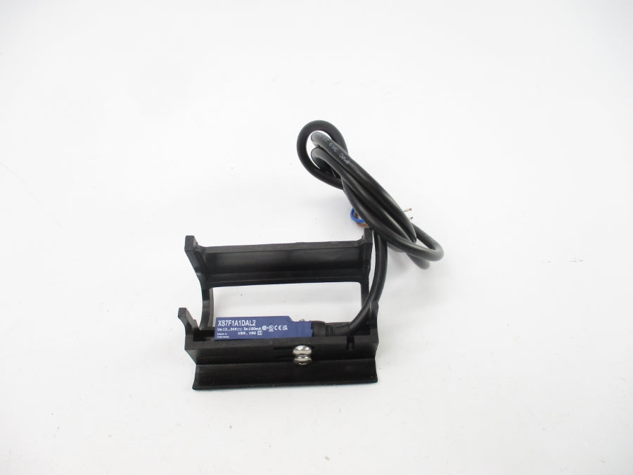 TELMECANIQUE XS7F1A1DAL2 12-24V NSNP