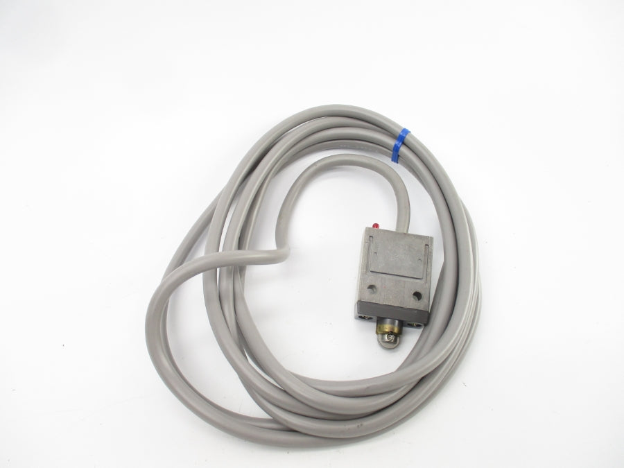 OMRON D4C-2202 125V 2A UNMP