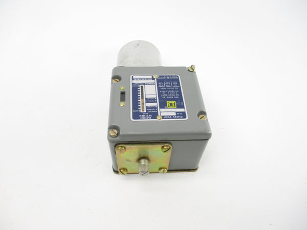 SQUARE D 9012ACW24 SER. B 600VAC 10A NSNP