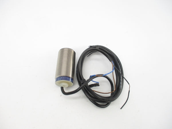 TELEMECANIQUE XS1M30PA370 12-48V (AS PICTURED) NSNP
