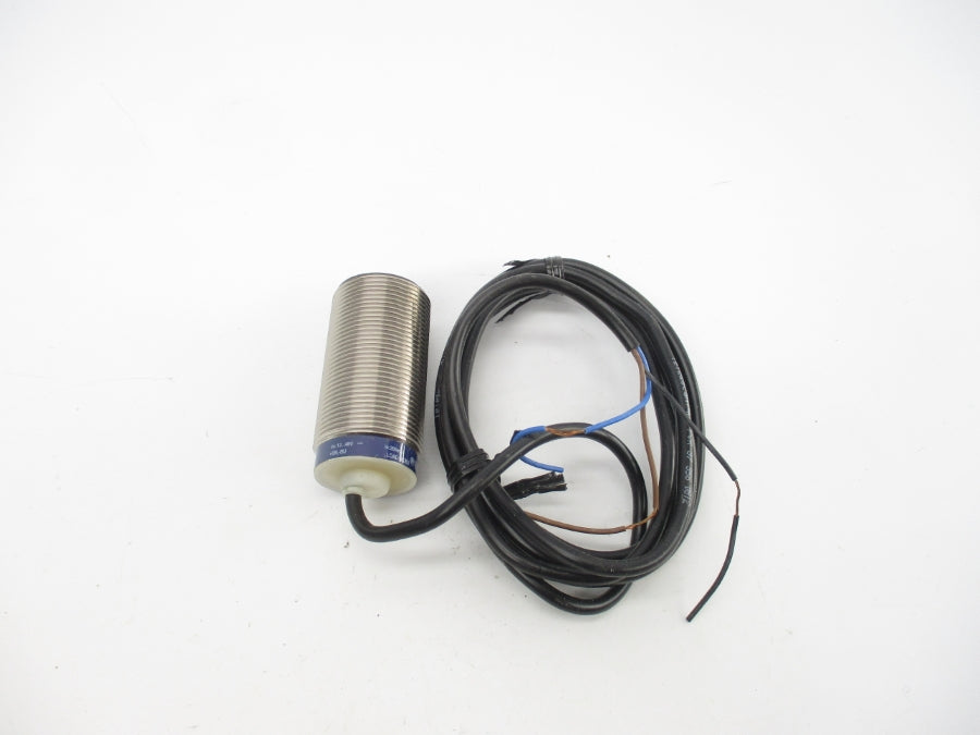 TELEMECANIQUE XS1M30PA370 12-48V (AS PICTURED) NSNP