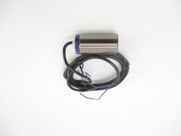 TELEMECANIQUE XS1M30PA370 12-48V (AS PICTURED) NSNP