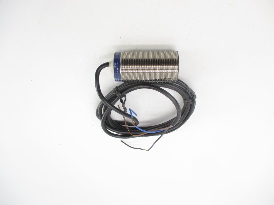 TELEMECANIQUE XS1M30PA370 12-48V (AS PICTURED) NSNP