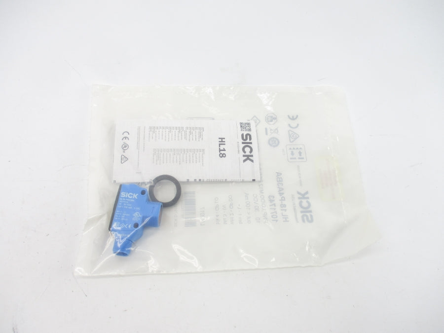 SICK HL18-P4A3BA 1071743 10-30VDC NSMP