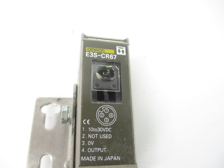 OMRON E3S-CR67 10-30VDC UNMP