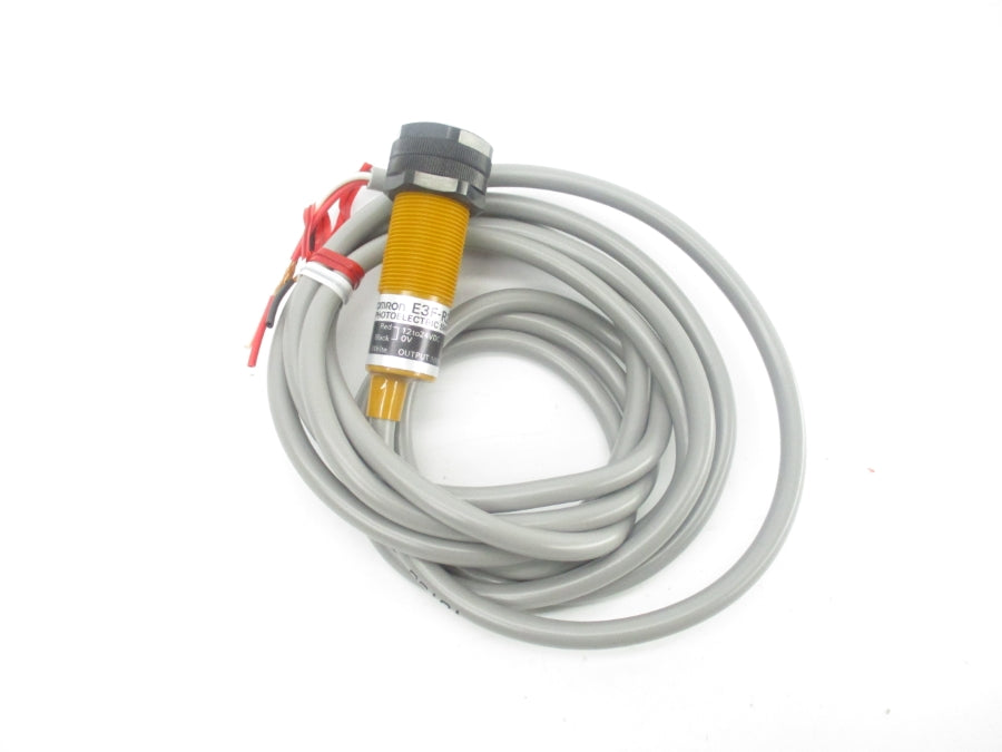 OMRON E3F-R2C4 12-24VDC 2M NSMP