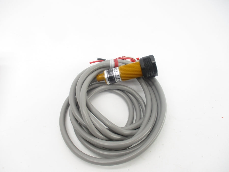OMRON E3F-R2C4 12-24VDC 2M NSMP