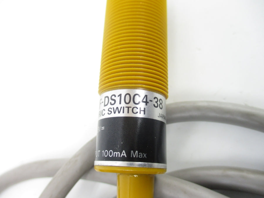 OMRON E3F-DS10C4-38 18-24V NSNP