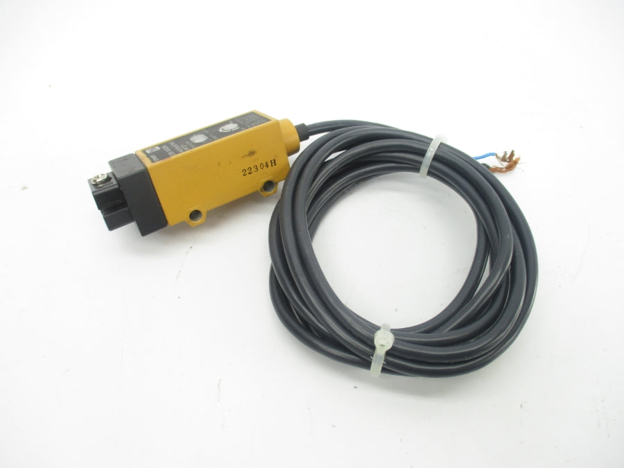 OMRON E3S-X3CB4 12-24VDC UNMP