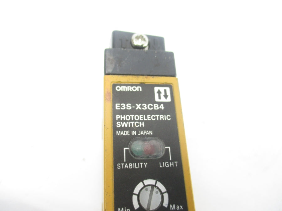 OMRON E3S-X3CB4 12-24VDC UNMP