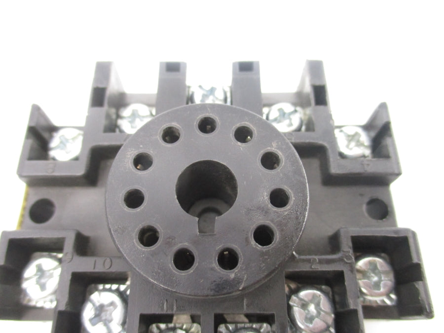 INDUSTRIAL SPARE PART 700-HN126 SER. A 300V 10A (BLACK) UNMP