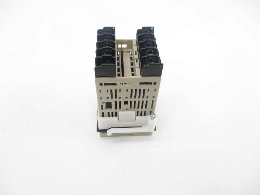 OMRON E5CSV-R1KJ-W 250VAC 1A UNMP