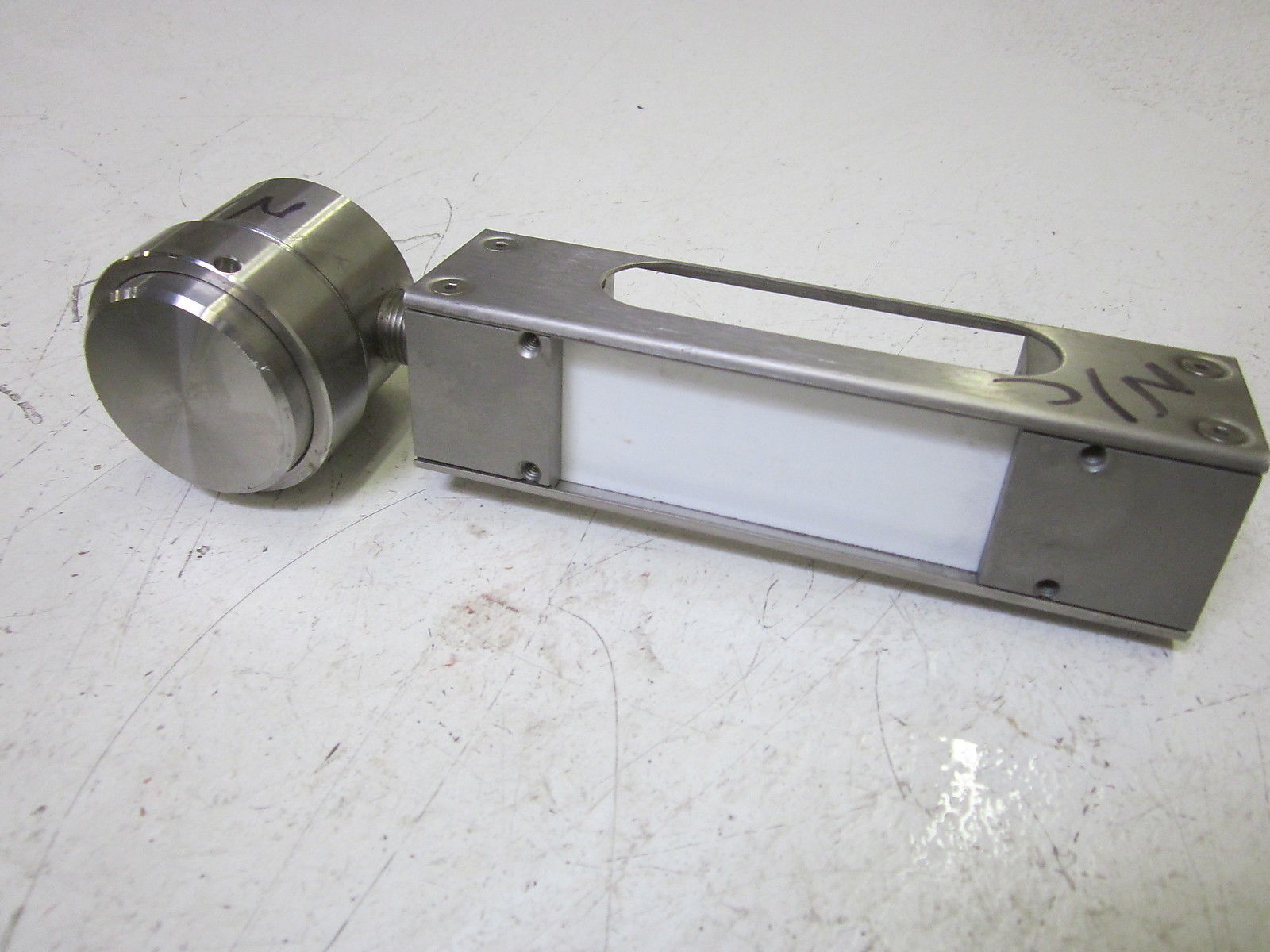 KYTSLE VLH-4DA-N 0-15 1/MIN H20 W/ 2914-N AS PICTURED UNMP