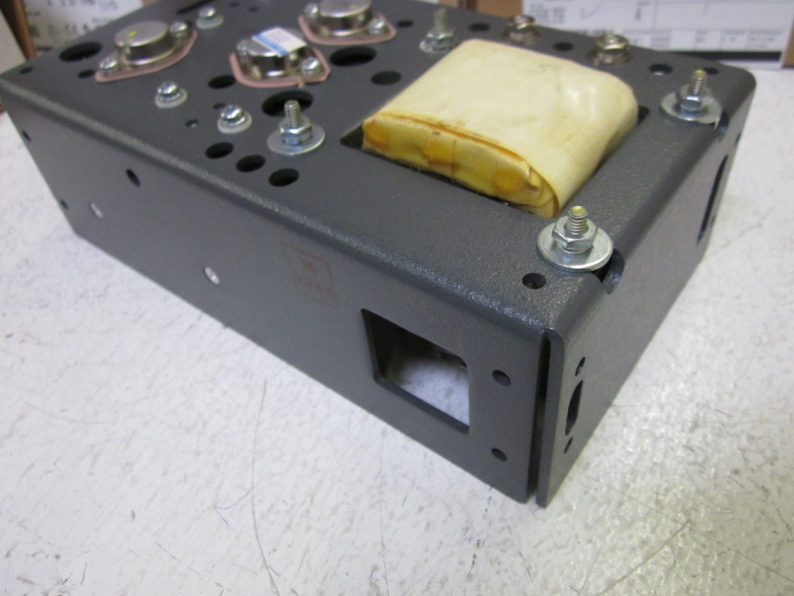 LAMBDA ELECTRONICS LOS-W-24 REGULATED POWER SUPPLY UNMP