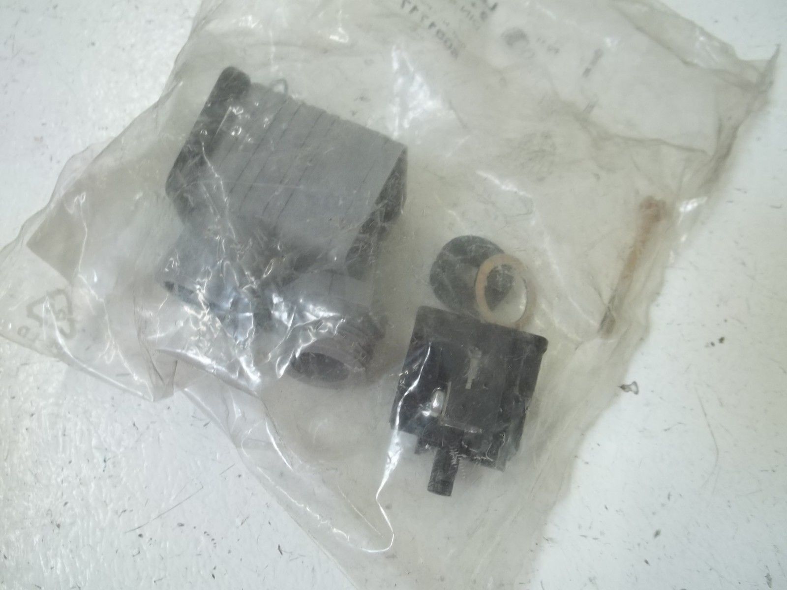 LEITUNGSDOSE 5001717 HYDRAULICS VALVE PLUG KIT NSMP