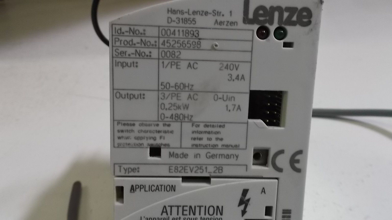 LENZE DRIVE E82EV251_3B UNMP