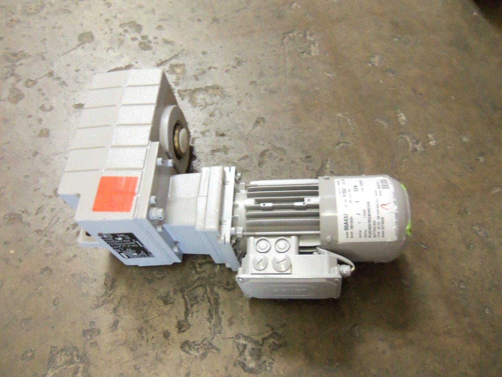 LENZE GFL05-3MHDR-063C12 MOTOR NSNP