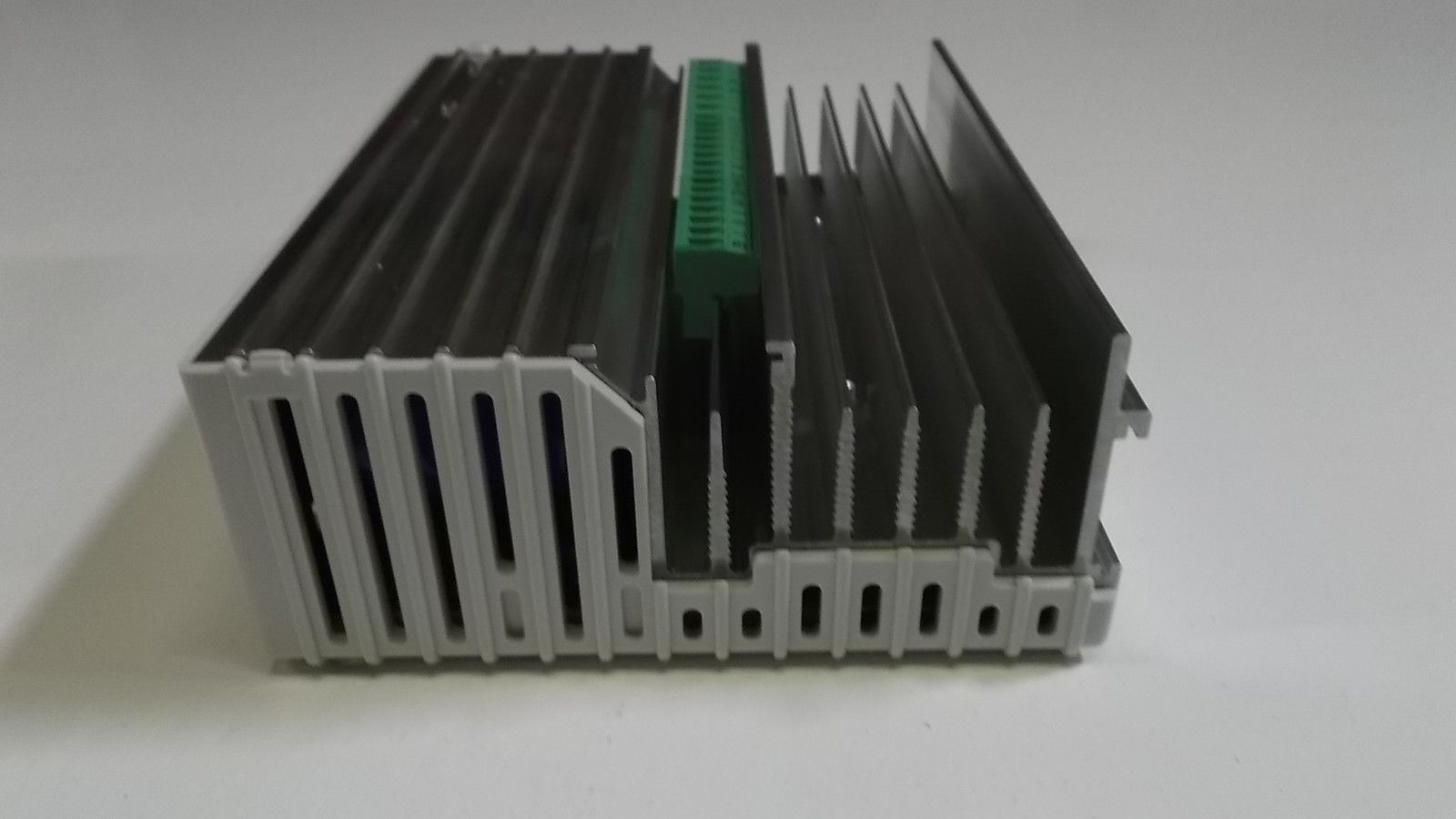 LENZE INVERTER EVE8202-E-V002 UNMP