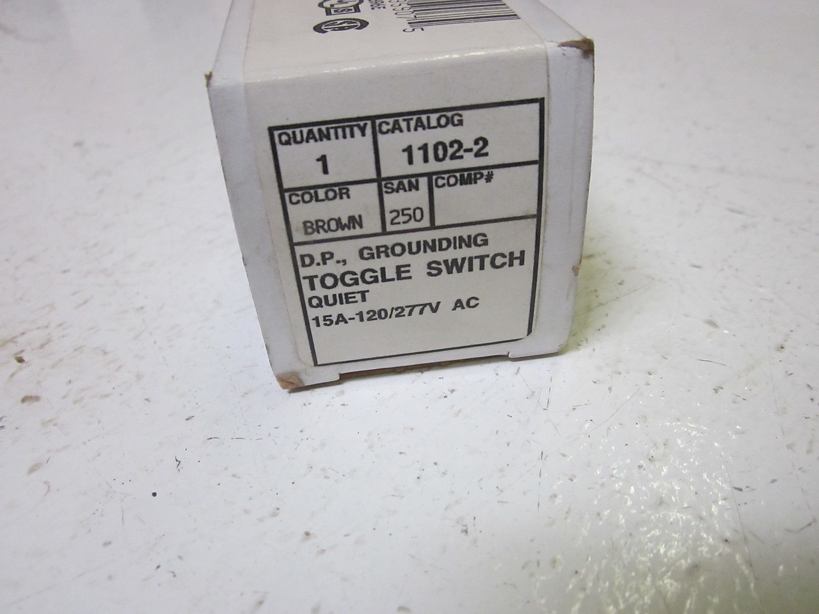 LEVITON 1102-2 TOGGLE SWITCH 120/277VAC NSMP