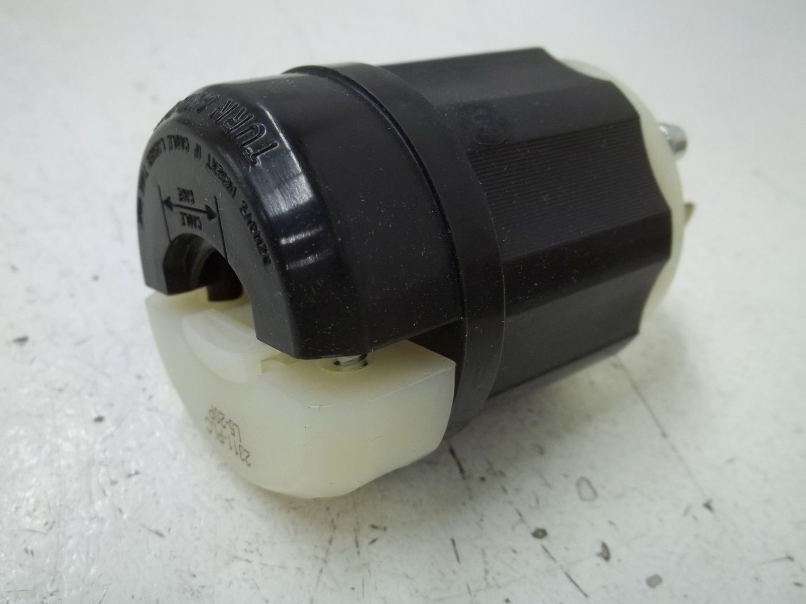 LEVITON 2311-PLC PLUG LOCKING NSMP
