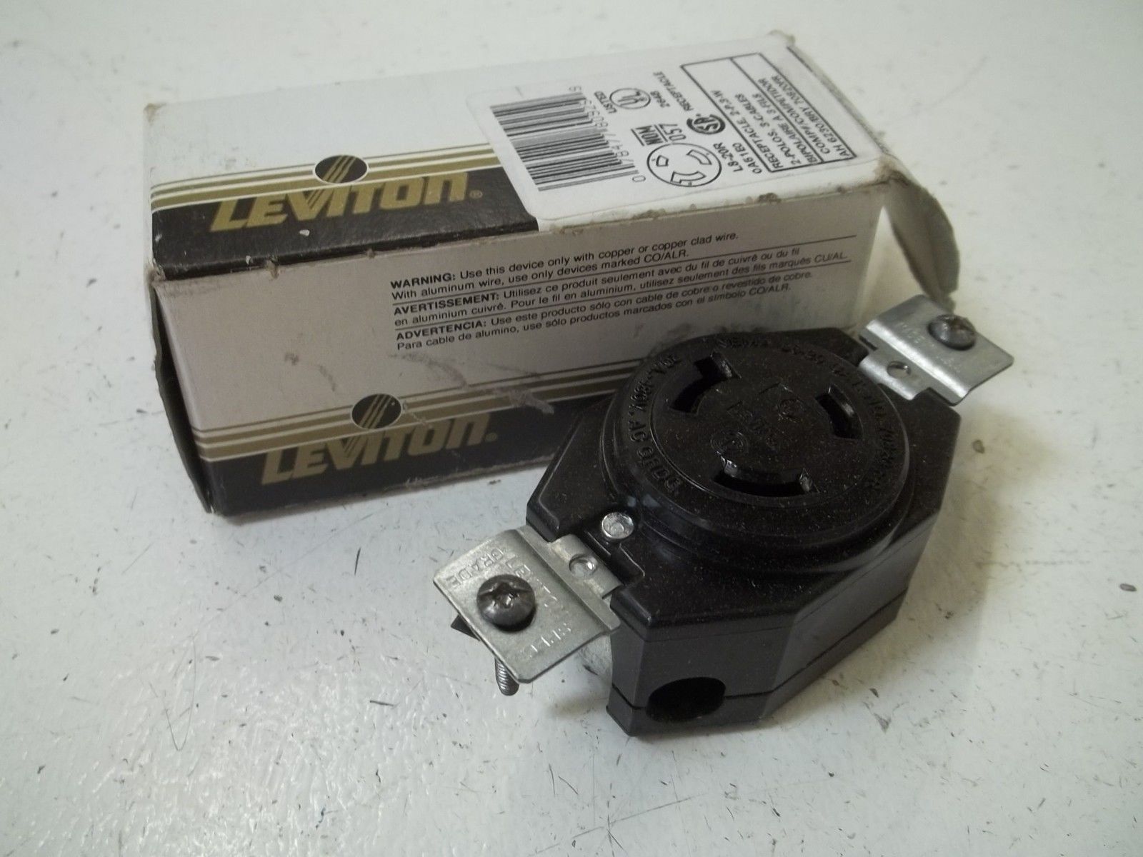 LEVITON 2340 SINGLE,LOCKING GROUNDING 20A-480V AC/CA NSMP