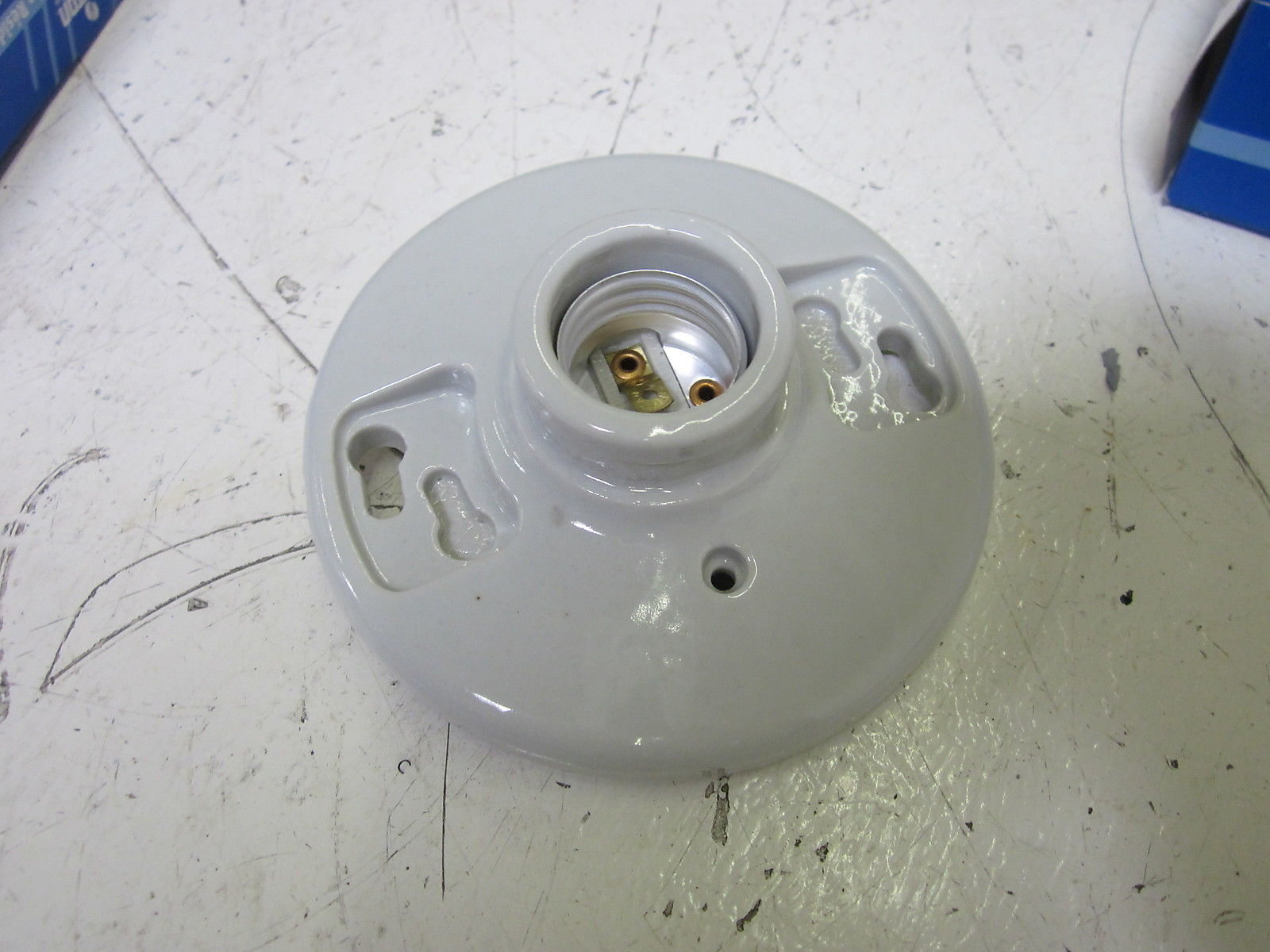 LEVITON 49875 LAMPHOLDER 660W 250V KEYLESS NSMP