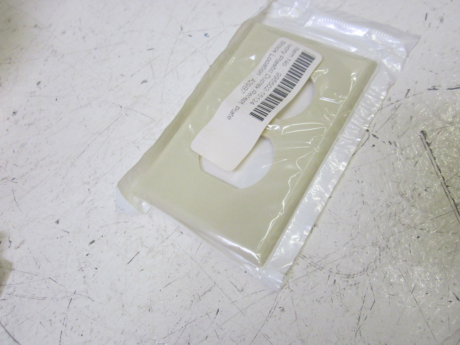LEVITON 510-86003 TWO GANG RECEPTACLE NSMP